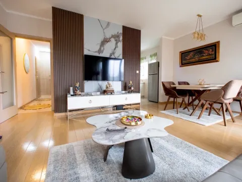 Rent, one bedroom apartment, 55m², City Kvart, Podgorica - image 1
