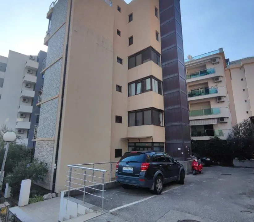 Prodaja, dvosoban stan, 67m², Bečići, Budva