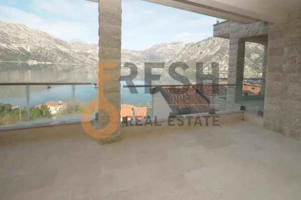 Prodaja, trosoban stan, 156m², Kotor, Crna Gora