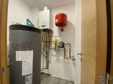 Izdavanje, kuća, 181m², Sremska Kamenica, Petrovaradin - image 19