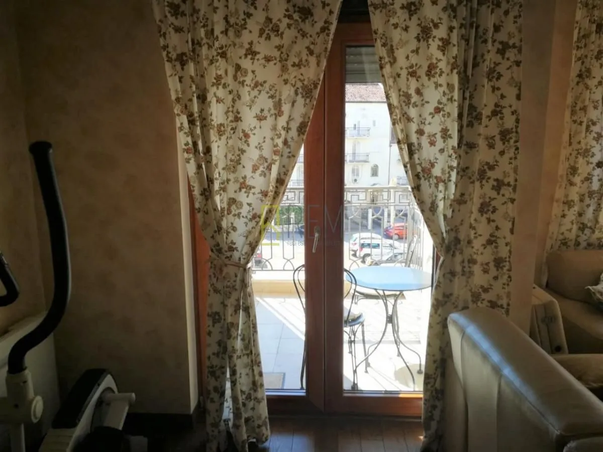 Prodaja, dvosoban stan, 85m², Stara Varoš, Podgorica