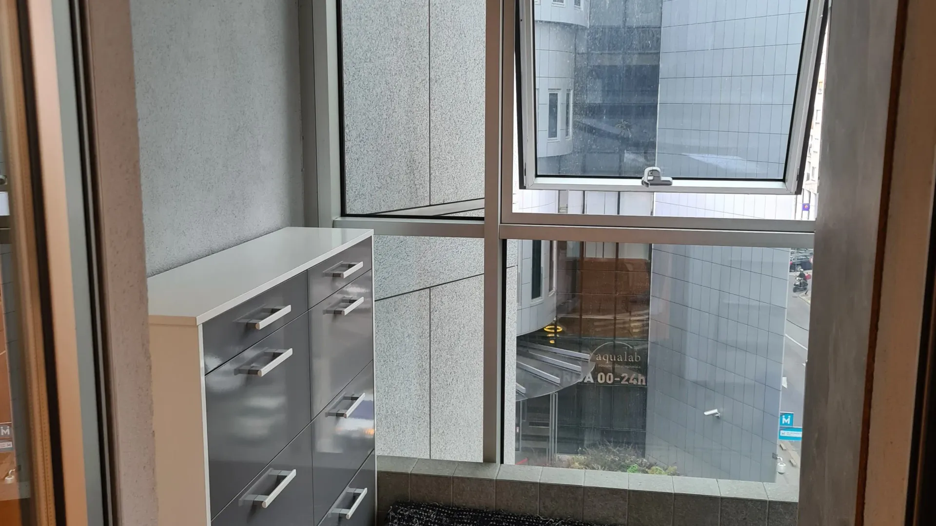 Rent, three bedroom apartment, 82m², Vračar Sve Podlokacije, Beograd