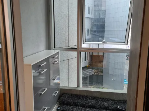 Rent, three bedroom apartment, 82m², Vračar Sve Podlokacije, Beograd - image 7
