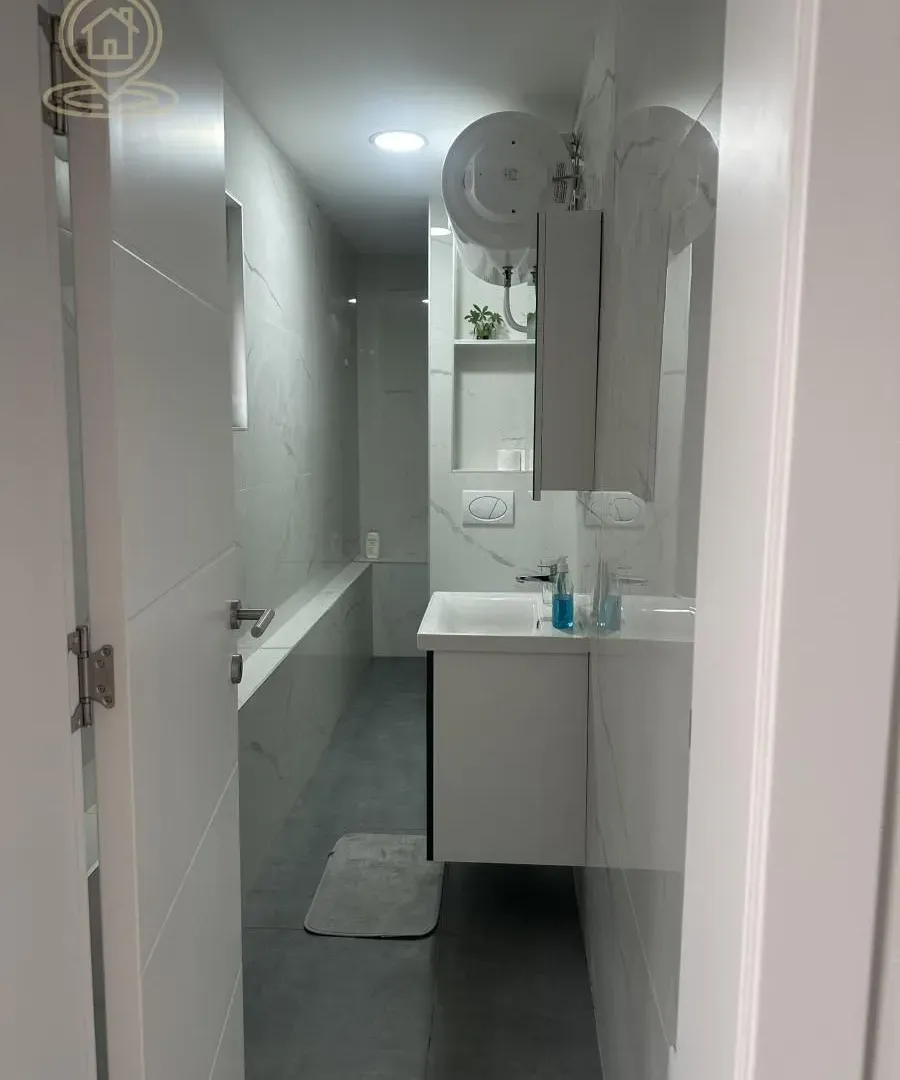 Izdavanje, poslovni prostor, 93m², Medijana, Niš