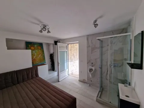 Prodaja, dvosoban stan, 76m², Prčanj, Kotor - image 10