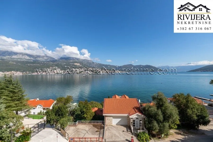 Prodaja, trosoban stan, 118m², Njivice, Herceg Novi