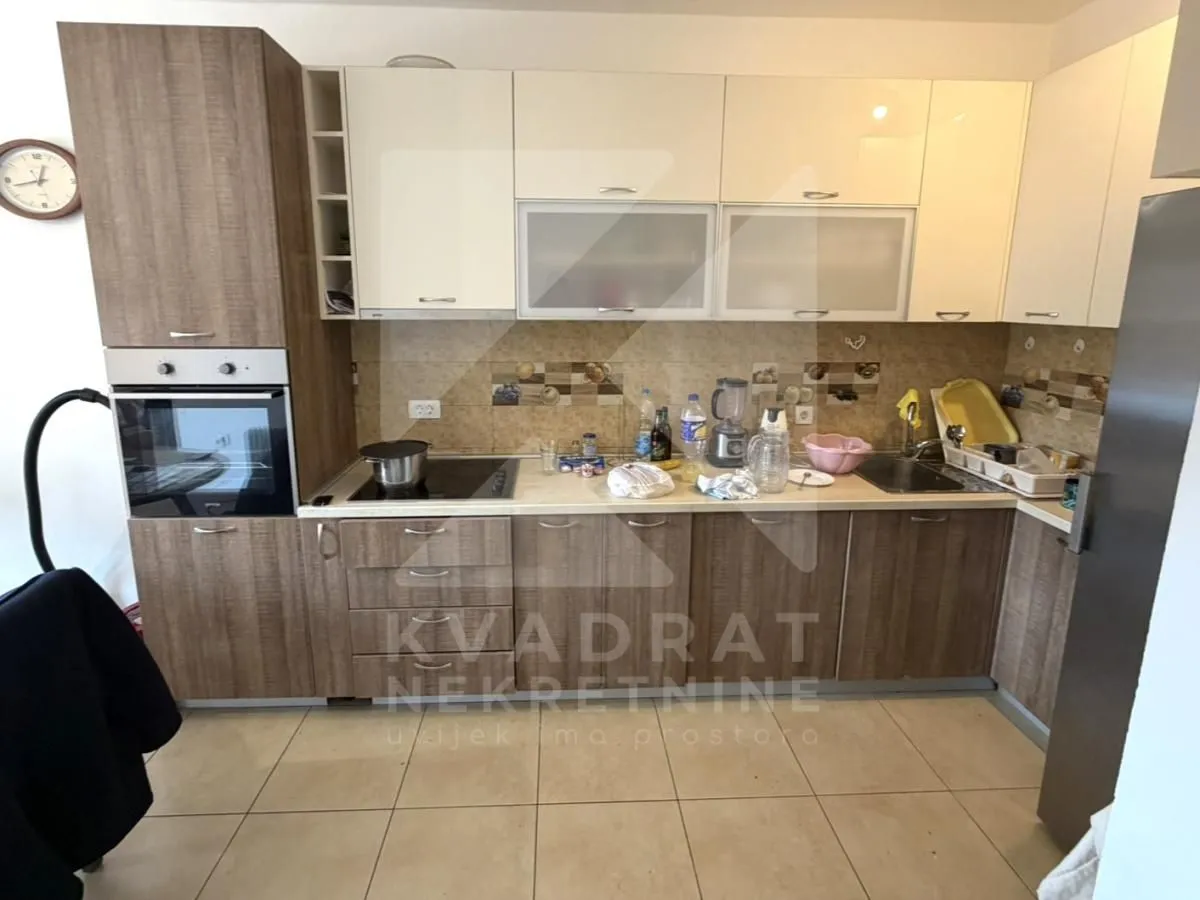 Rent, house, 220m², Tološi, Podgorica