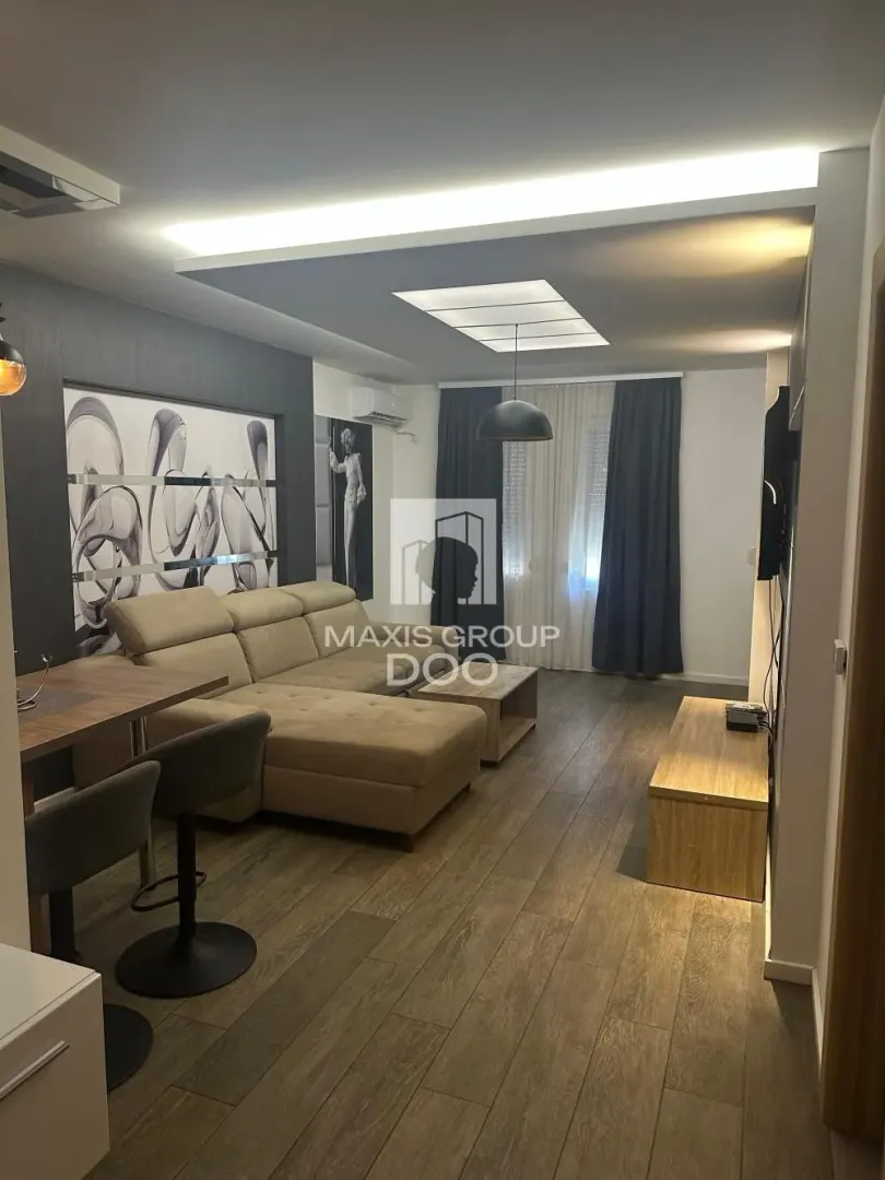 Izdavanje, dvosoban stan, 50m², Zemun Sve Podlokacije, Beograd