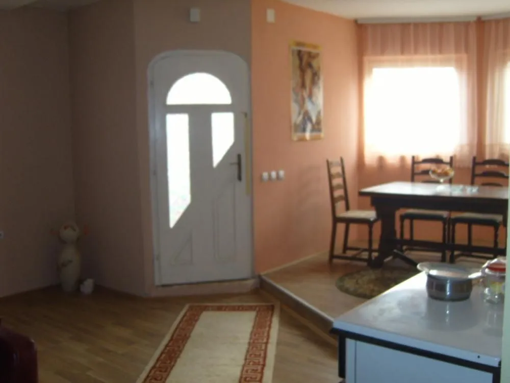 Prodaja, kuća, 300m², Trnava, Jagodina