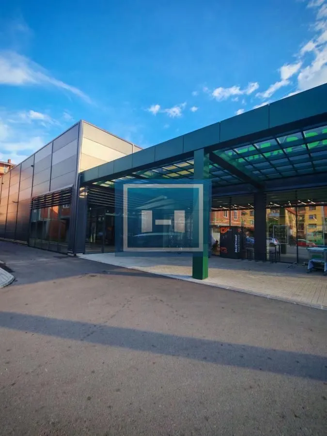 Izdavanje, poslovni prostor, 582m², Jagodnjak, Paraćin