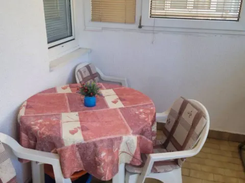 Izdavanje, jednosoban stan, 54m², Makedonsko naselje, Bar - image 2