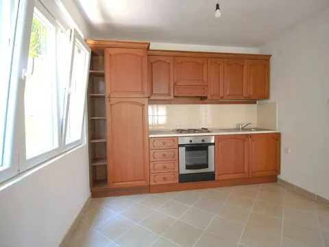 Prodaja, kuća, 188m², Centar, Bar - image 3