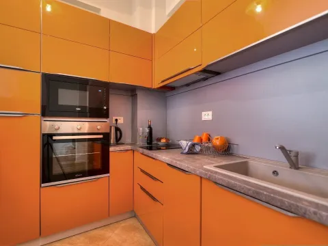 Sale, one bedroom apartment, 92m², Bečići, Budva - image 9