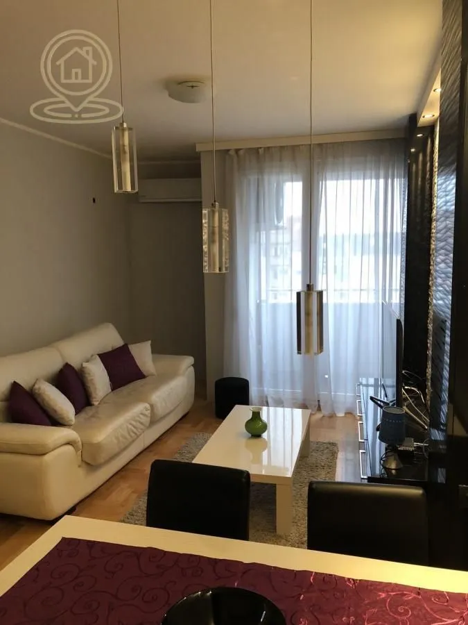 Prodaja, jednosoban stan, 42m², Adamovićevo Naselje, Novi Sad Sve Podlokacije
