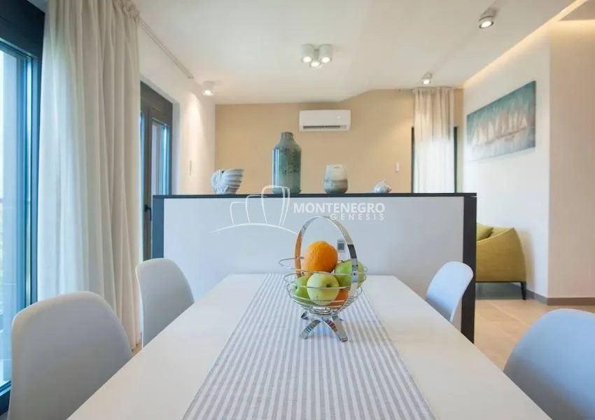 Prodaja, kuća, 210m², Dobrota, Kotor