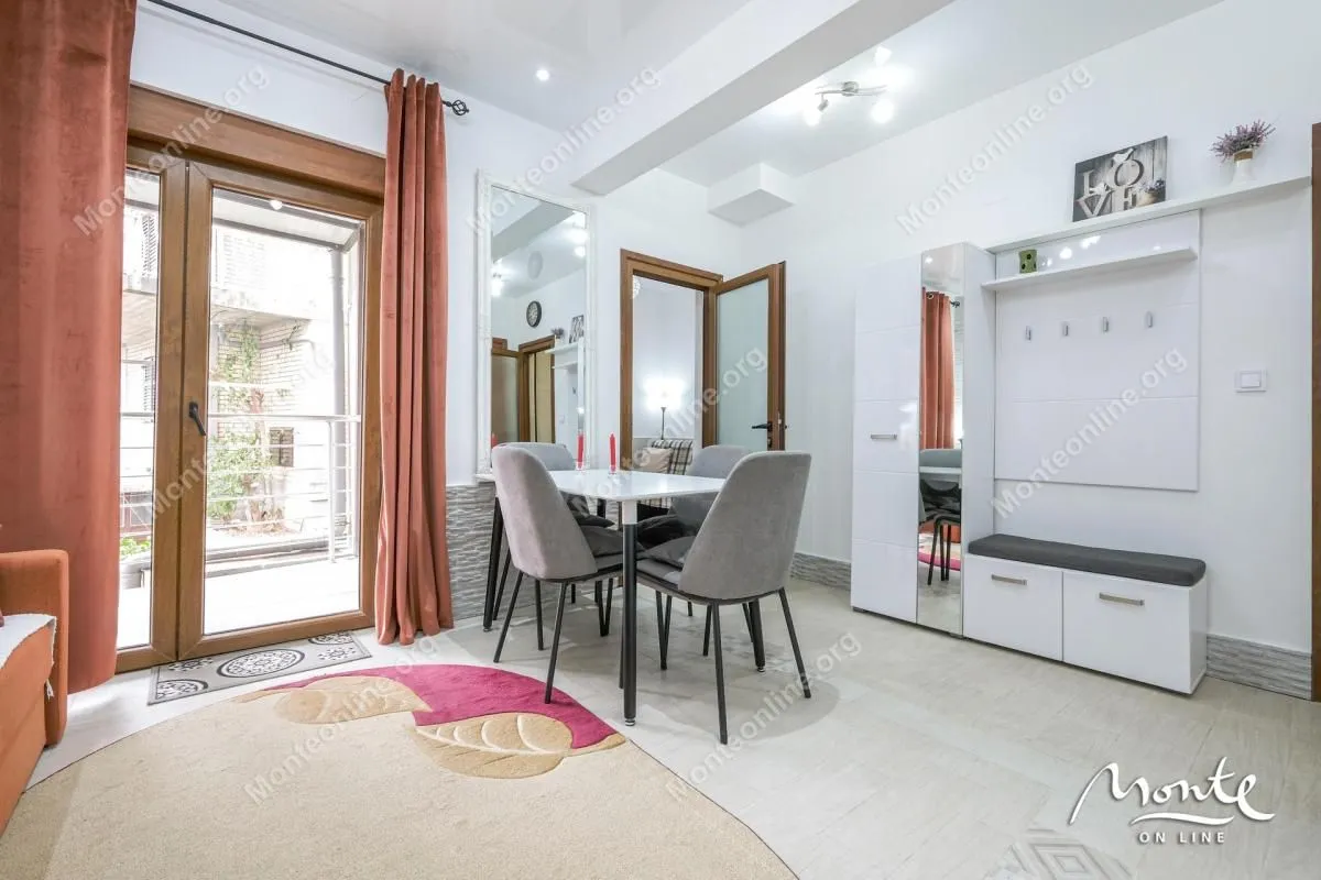 Prodaja, dvosoban stan, 77m², Tivat, Crna Gora