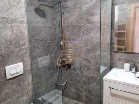 Izdavanje, trosoban stan, 80m², Senjak, Beograd - image 17