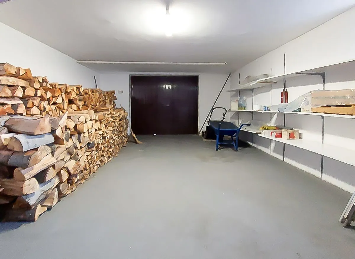 Prodaja, kuća, 295m², Sremčica, Beograd