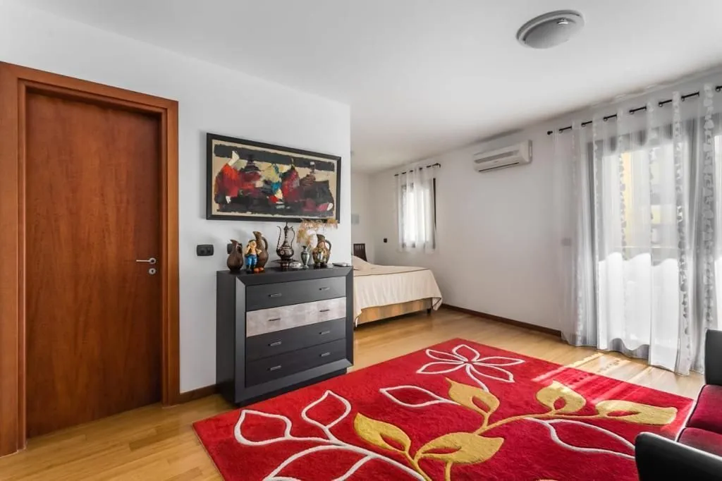 Sale, three bedroom apartment, 150m², Rafailovići, Budva