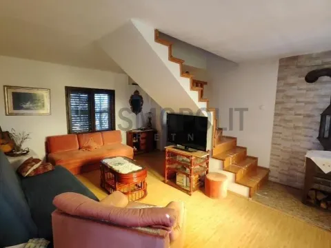 Prodaja, kuća, 220m², Voždovac Sve Podlokacije, Beograd - image 1