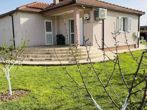 Rent, house, 150m², Spuž, Danilovgrad - image 9