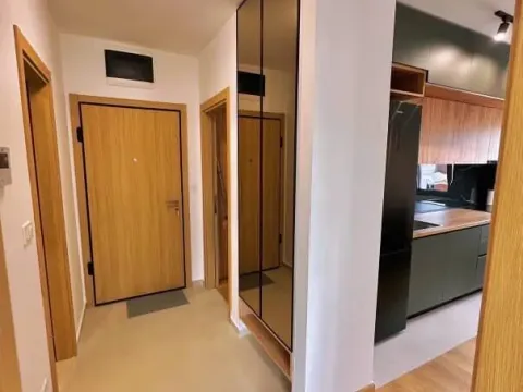 Izdavanje, dvosoban stan, 55m², City Kvart, Podgorica - image 8