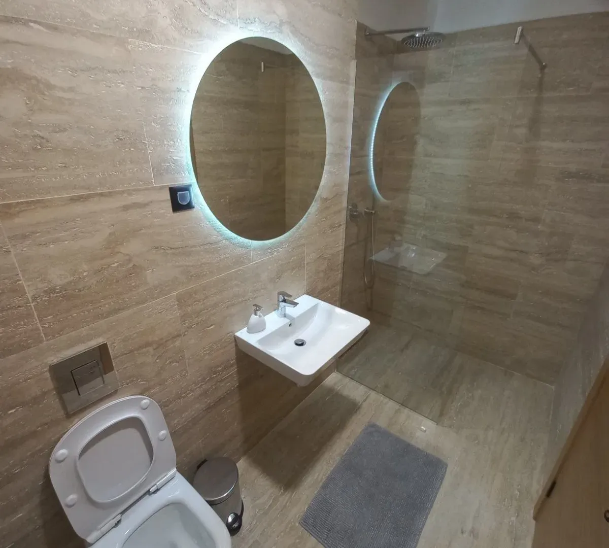 Rent, three bedroom apartment, 101m², Kod Capital Plaze, Podgorica