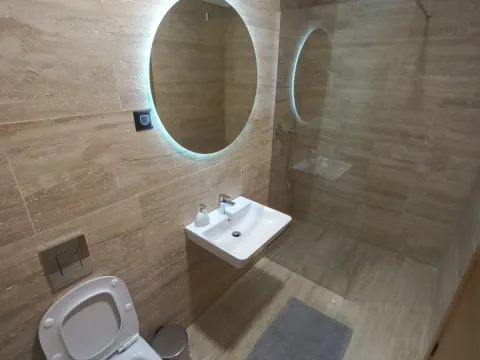 Izdavanje, trosoban stan, 101m², Kod Capital Plaze, Podgorica - image 11