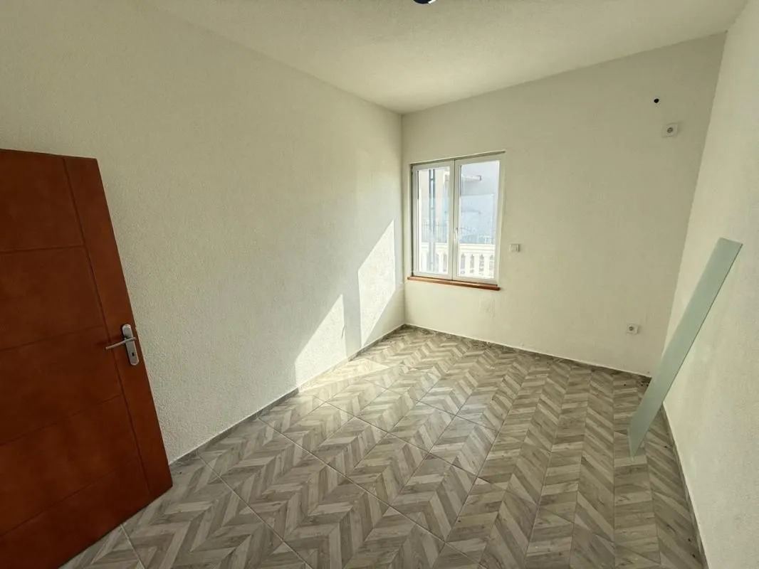 Prodaja, dvosoban stan, 88m², Šušanj, Bar