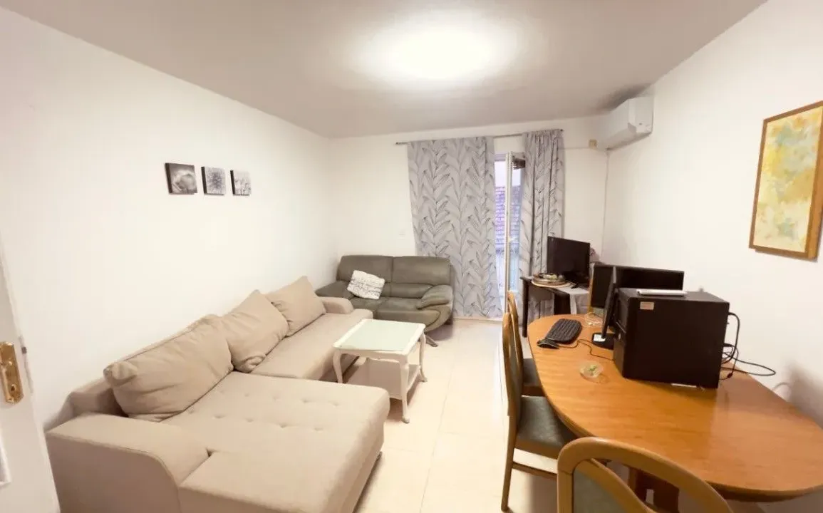 Izdavanje, jednosoban stan, 63m², Kava, Tivat