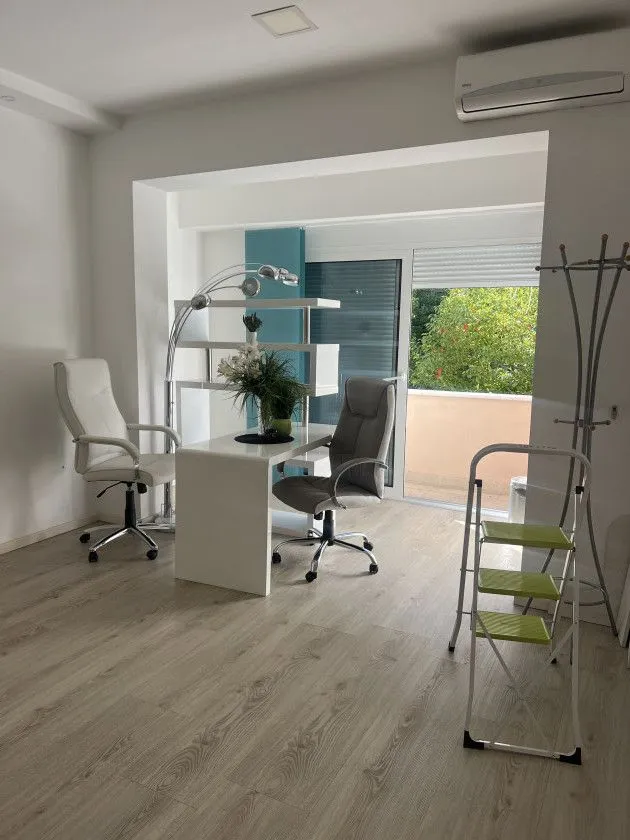 Rent, office space, 75m², Centar, Podgorica