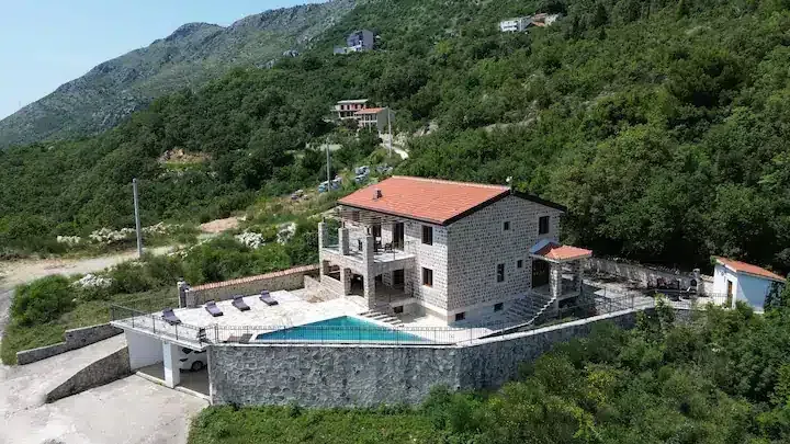Prodaja, kuća, 466m², Petrovac, Budva