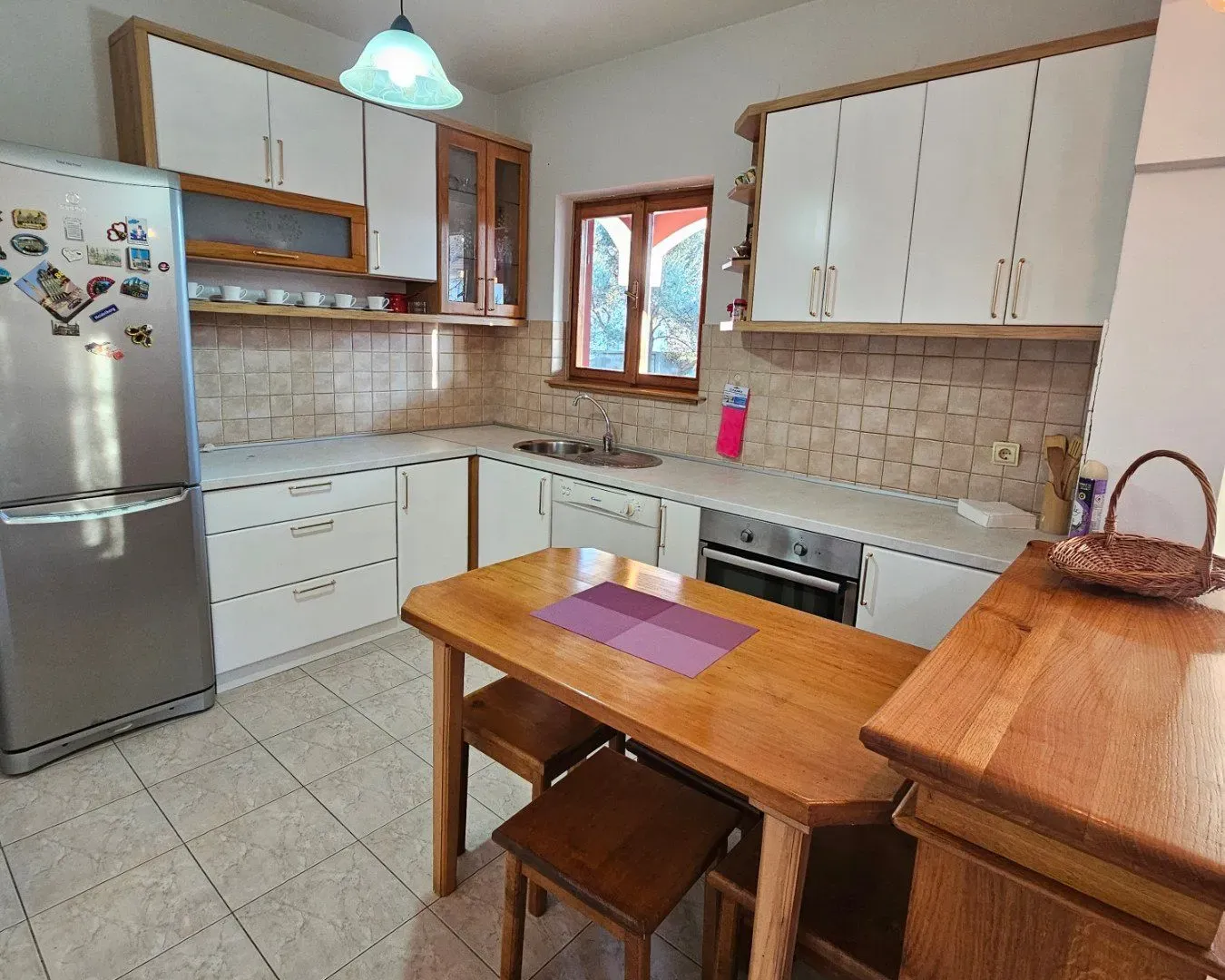Izdavanje, kuća, 216m², Dalmatinska ulica, Podgorica