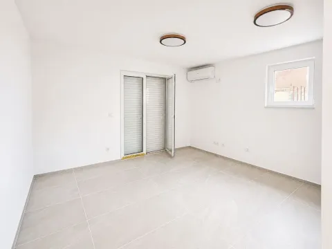 Sale, one bedroom apartment, 33m², Budva, Crna Gora - image 2