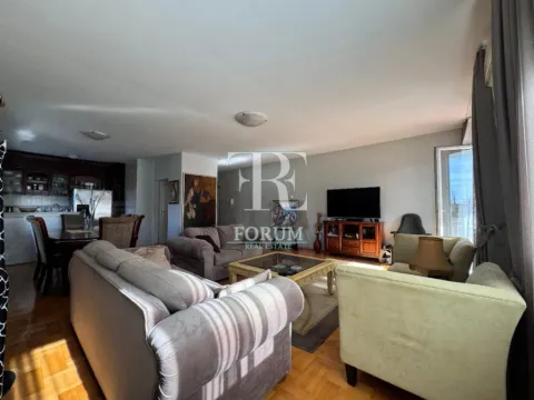 Izdavanje, trosoban stan, 115m², Gorica C, Podgorica - image 4