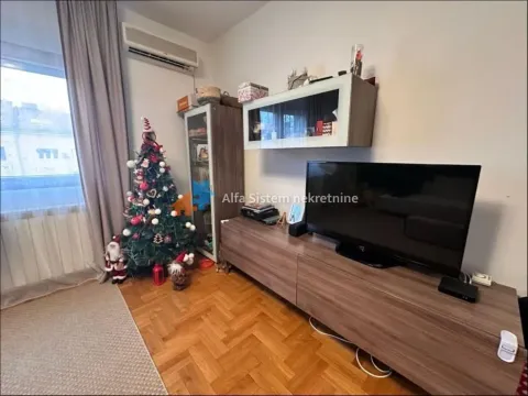 Rent, two bedroom apartment, 60m², Savski Venac, Beograd - image 8