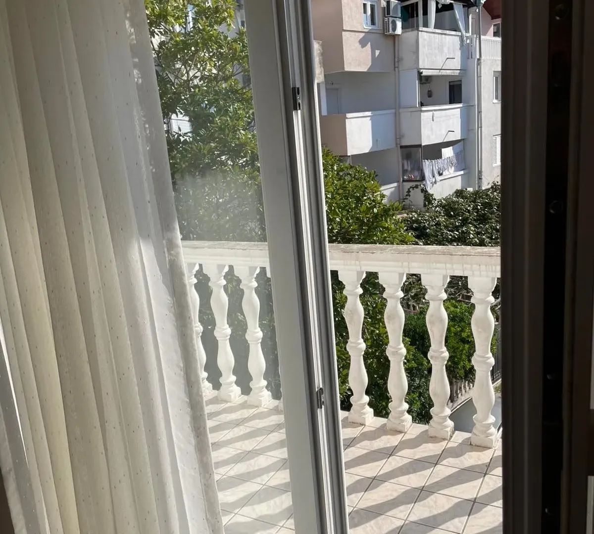 Rent, one bedroom apartment, 40m², Tre Canne, Budva