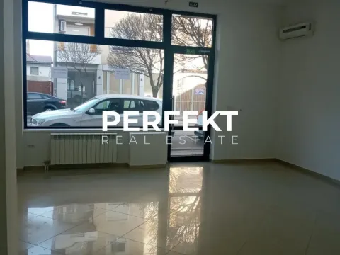 Izdavanje, poslovni prostor, 67m², Centar, Pančevo - image 16