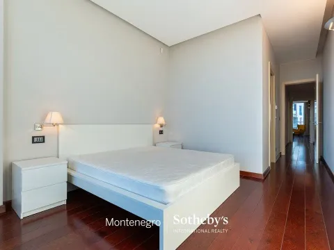 Rent, three bedroom apartment, 204m², Kod Capital Plaze, Podgorica - image 28