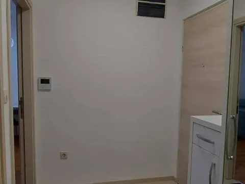 Prodaja, jednosoban stan, 43m², Stari Aerodrom, Podgorica - image 9