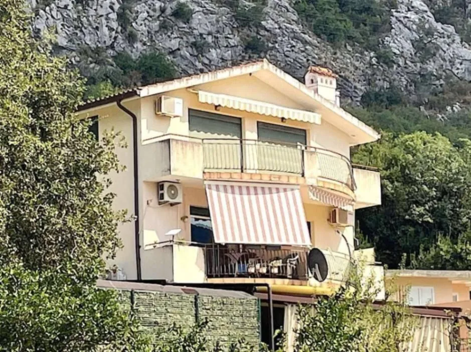 Sale, one bedroom apartment, 42m², Dobrota, Kotor