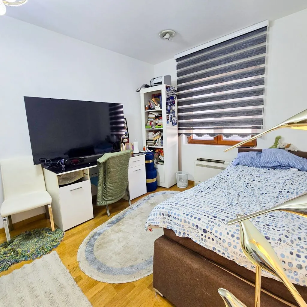 Prodaja, trosoban stan, 120m², Tološka šuma, Podgorica