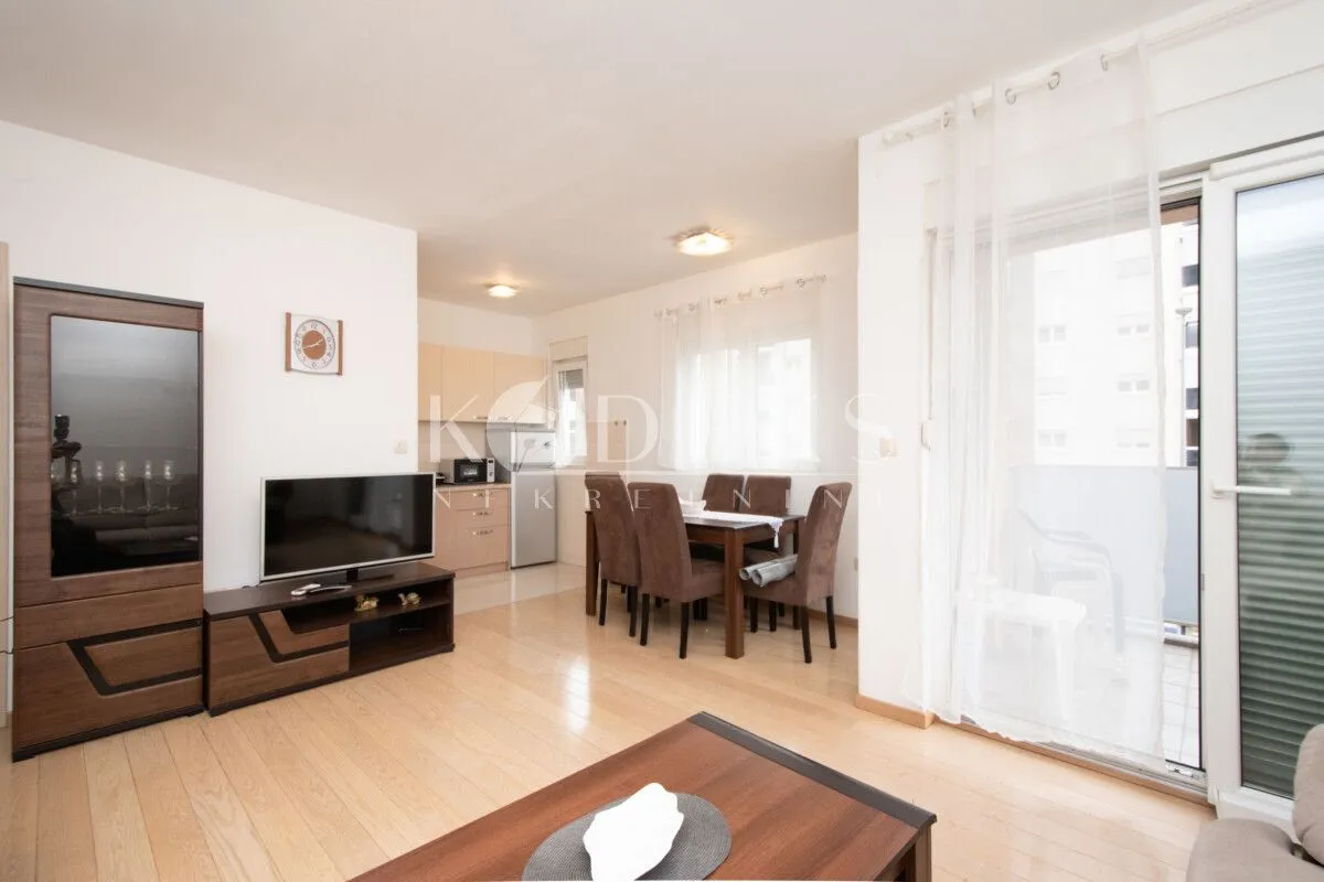 Rent, two bedroom apartment, 72m², City Kvart, Podgorica