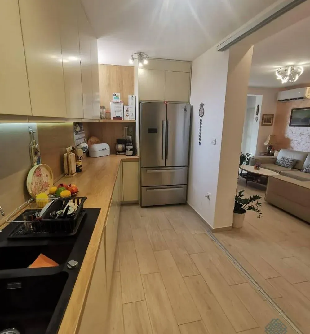 Prodaja, jednosoban stan, 61m², Dobrota, Kotor