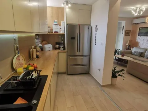 Sale, one bedroom apartment, 61m², Dobrota, Kotor - image 16