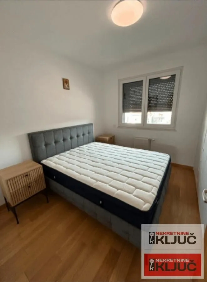 Izdavanje, dvosoban stan, 70m², Centar, Novi Sad