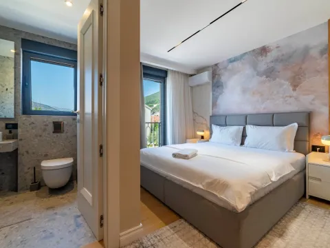 Izdavanje, trosoban stan, 85m², Tivat, Crna Gora - image 9