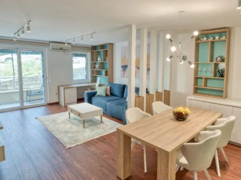 Rent, two bedroom apartment, 64m², Petrovac, Budva - image 13