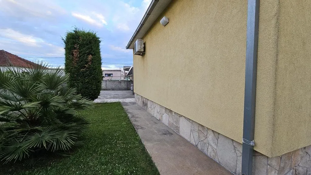 Sale, house, 80m², Tološi, Podgorica