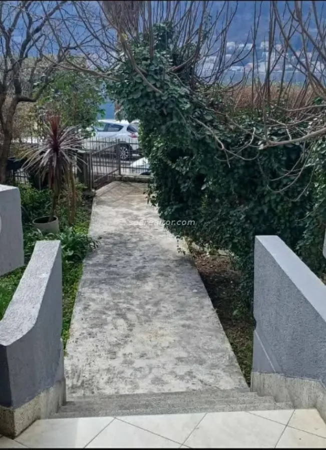 Prodaja, dvosoban stan, 54m², Dobrota, Kotor